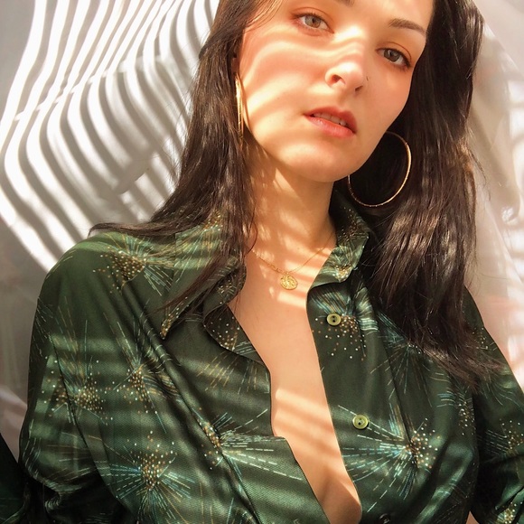 Meet your Posher, Tiffany - Picture 2 of 7